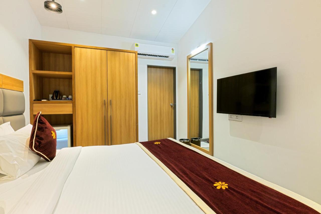 Gold Beach Villa Daman Exterior foto